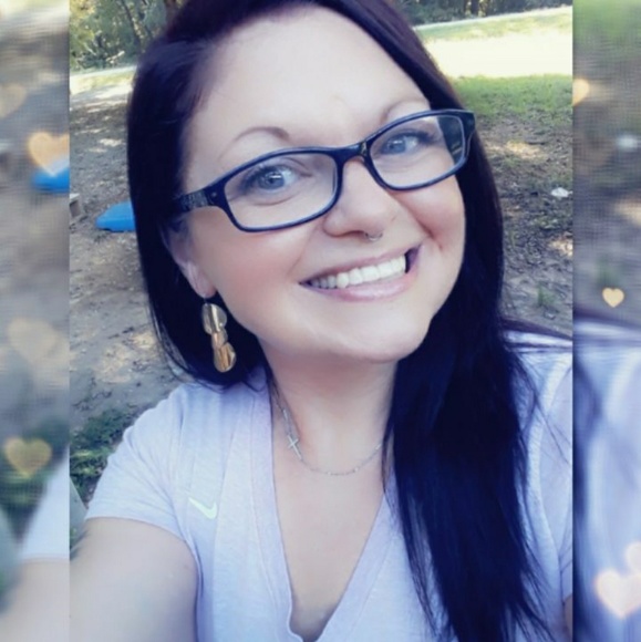 Meet your Posher, Rena - Picture 8 of 8